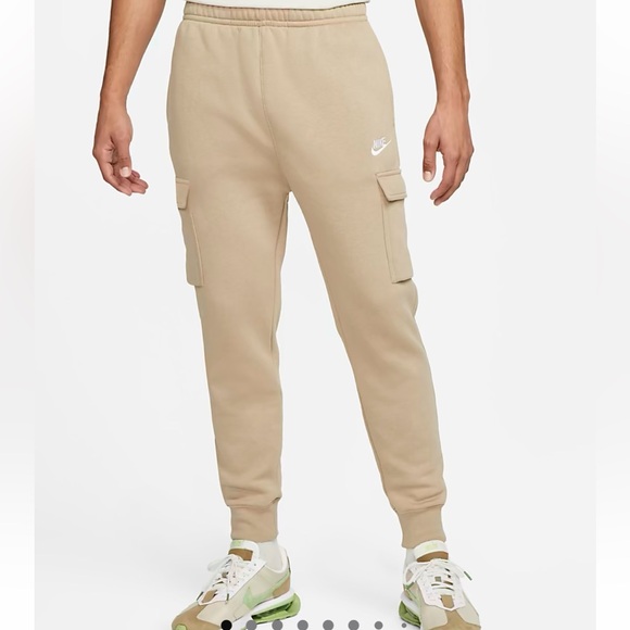 NWOT Nike Men’s Sportswear Club Fleece Cargo Pants Jogger Sweatpants Sz XL Khaki - Picture 1 of 10
